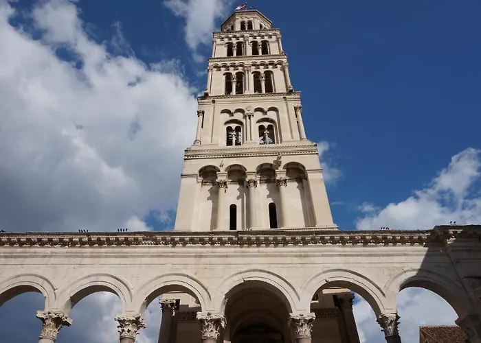 B Gold Luxury Panzió