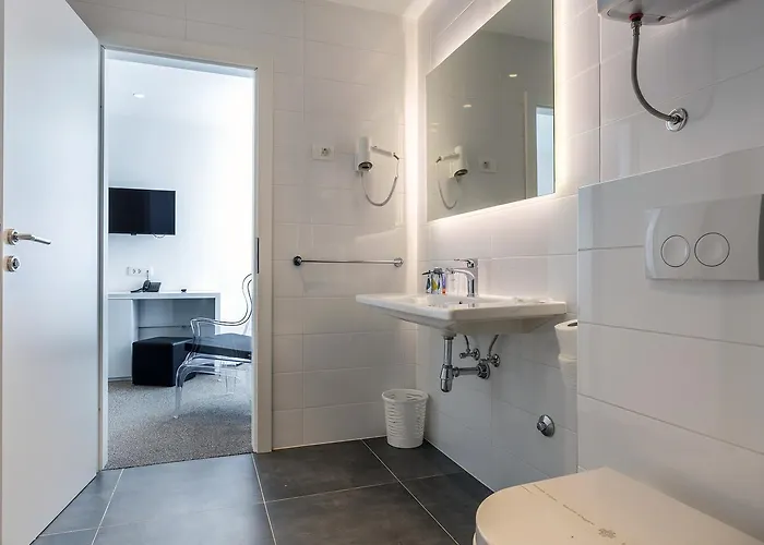 B Gold Luxury Panzió