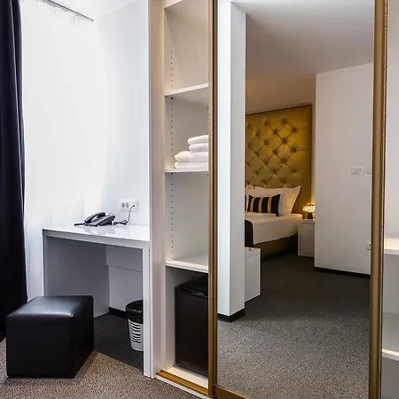 B Gold Luxury فندق مبيت وإفطار 4*