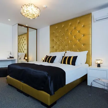 B Gold Luxury Bed and Breakfast Σπλιτ
