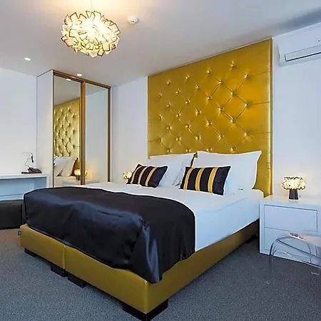 B Gold Luxury 4*