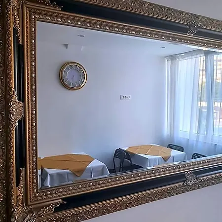 B Gold Luxury